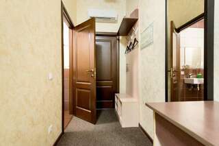 Гостиница Шале на Комсомольском Новосибирск Улучшенный двухместный номер с 1 кроватью-4